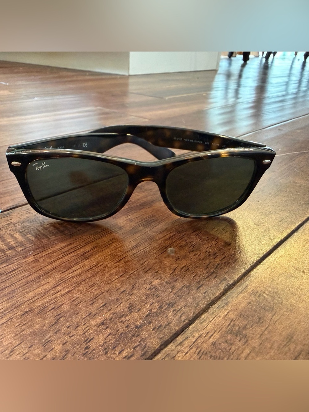 Ray-Ban RB2132 New Wayfarer 902 Tortoise Sunglasses 52-18 Made Italy
